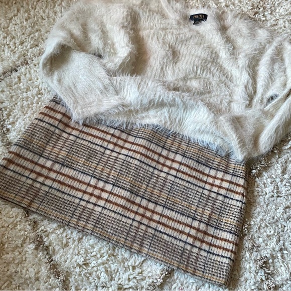 Like NEW! White Plush Sweater - Picture 2 of 5